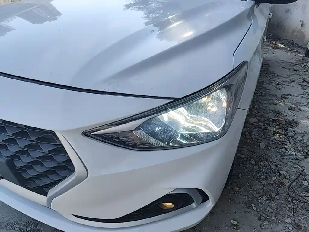 Hyundai Elantra — фото 24