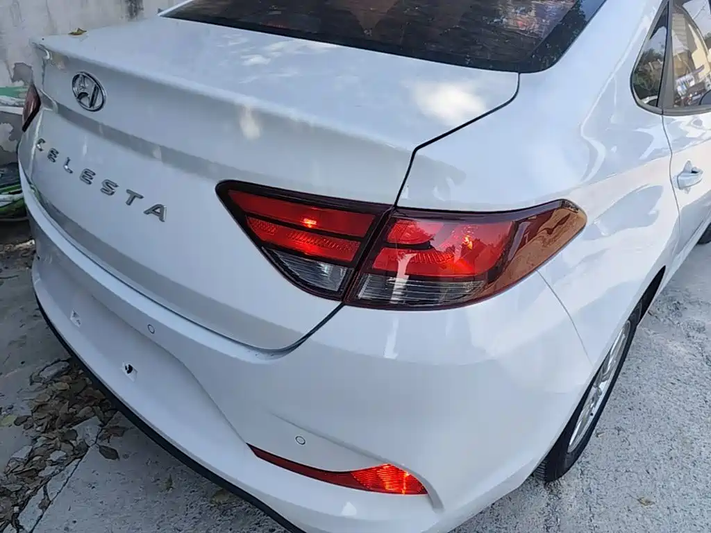 Hyundai Elantra — фото 8