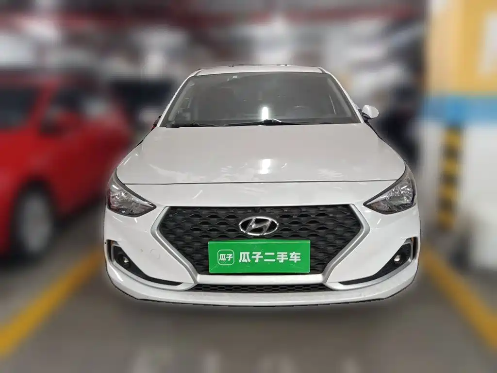 Hyundai Elantra — фото 23
