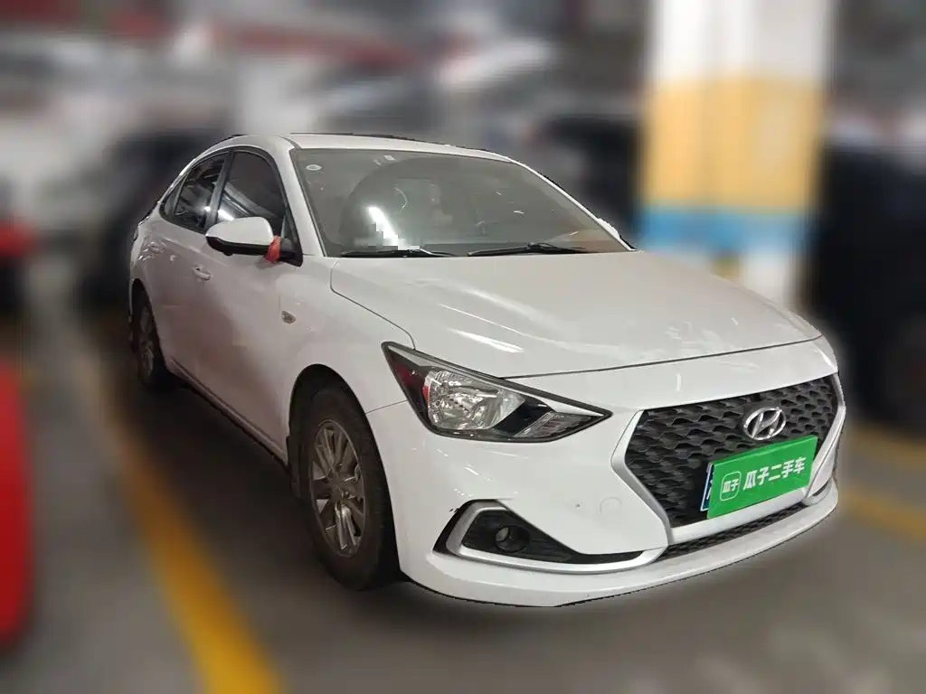 Hyundai Elantra — фото 24