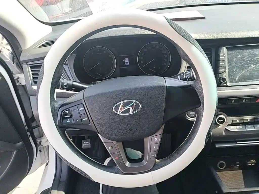 Hyundai Mistra — фото 11