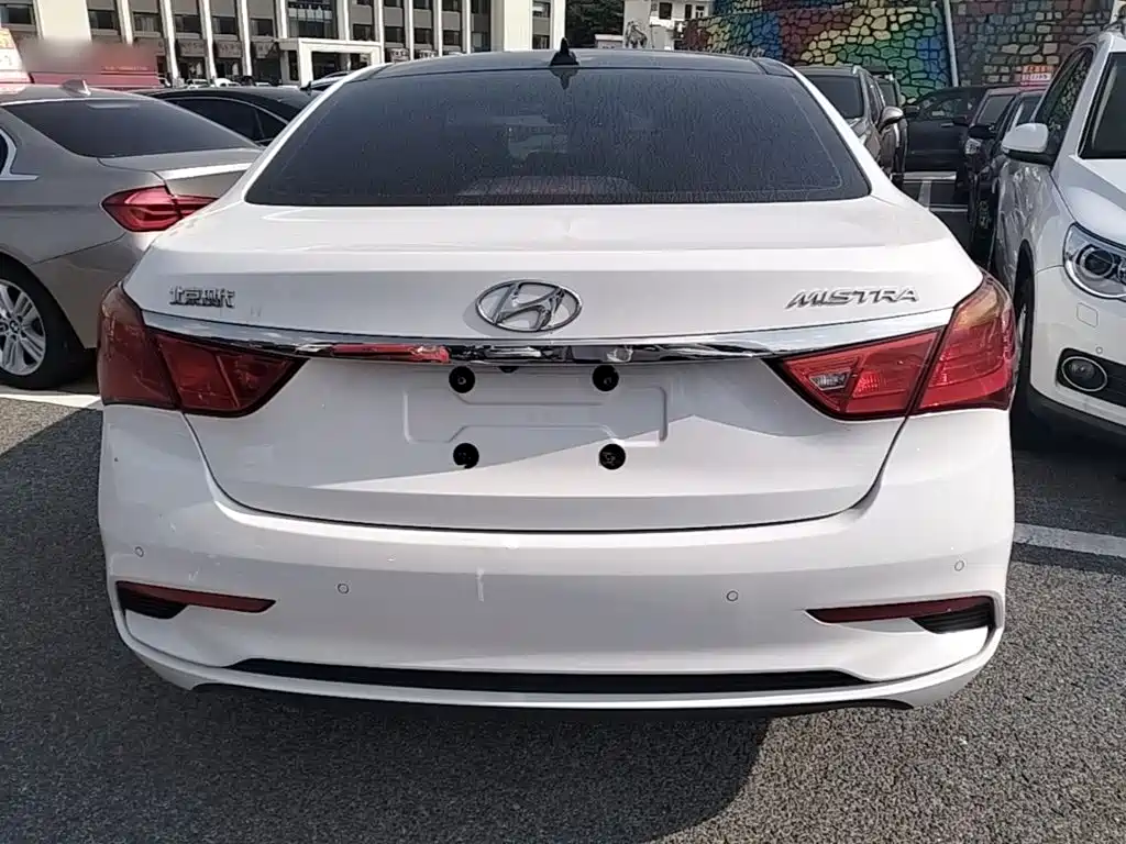 Hyundai Mistra — фото 6