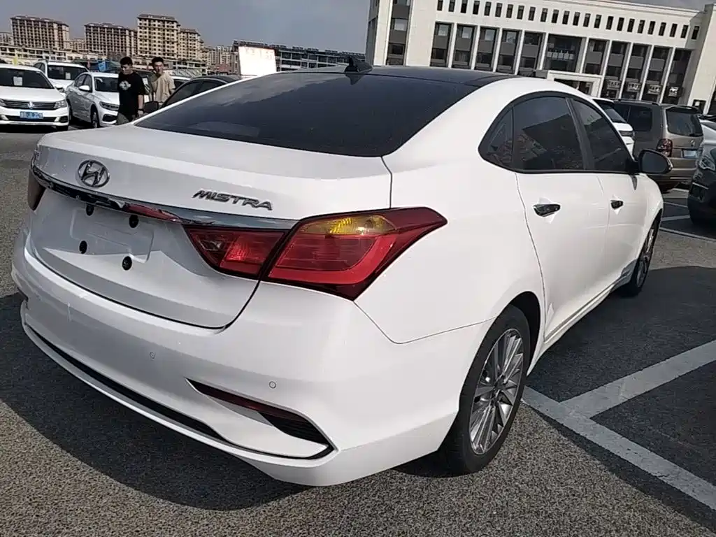 Hyundai Mistra — фото 7