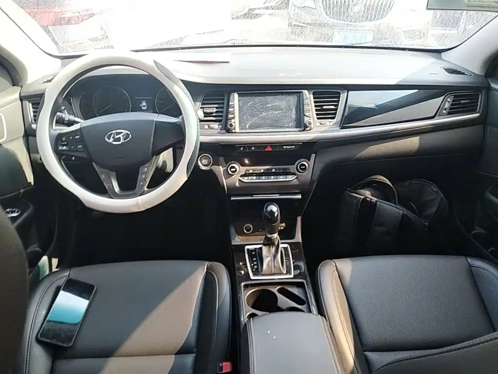 Hyundai Mistra — фото 10