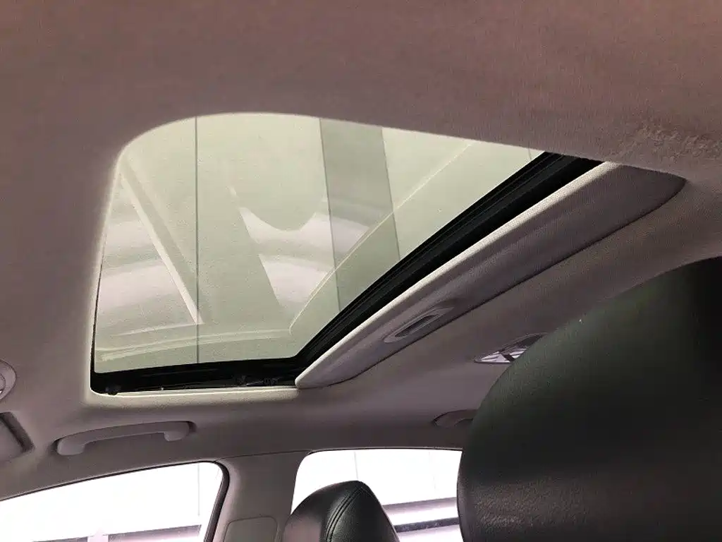 Hyundai Elantra — фото 11
