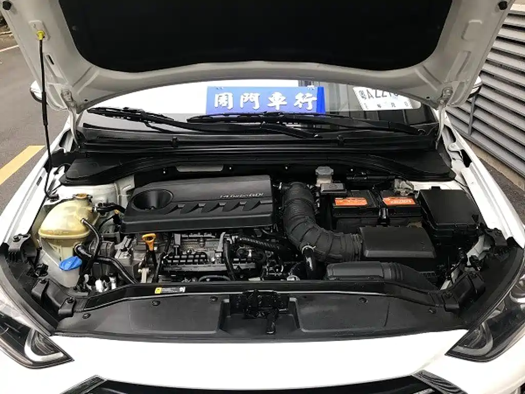 Hyundai Elantra — фото 4