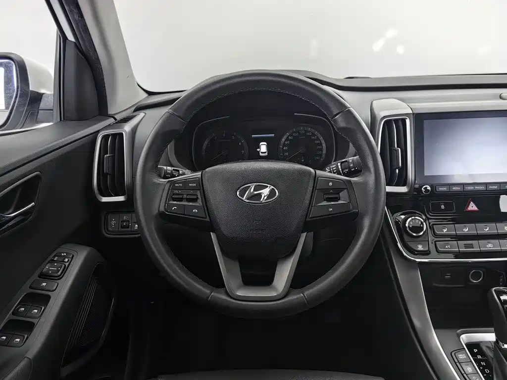 Hyundai ix35 — фото 11