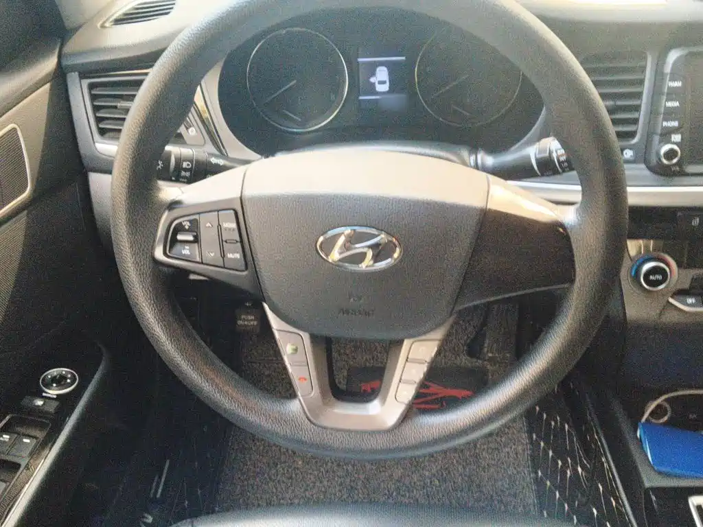 Hyundai Mistra — фото 3