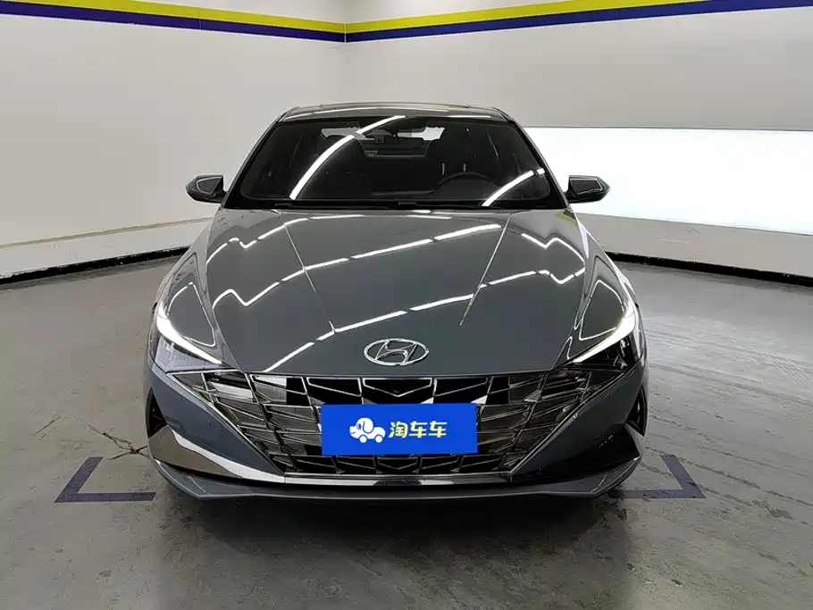 Hyundai Elantra — фото 2