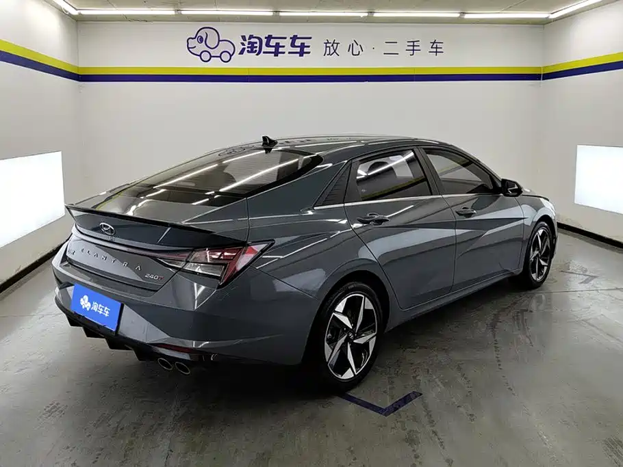 Hyundai Elantra — фото 3