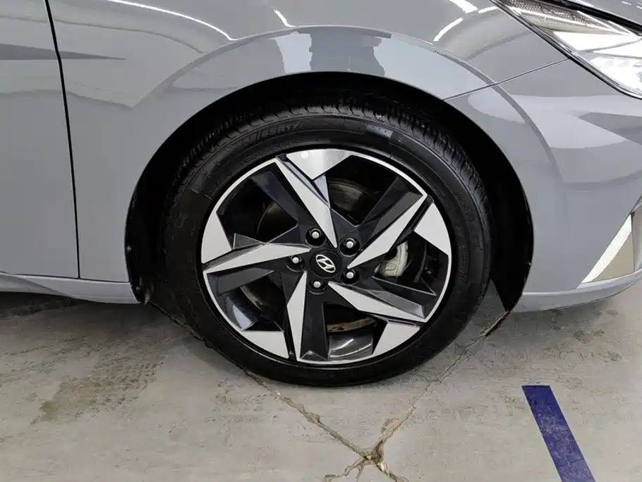 Hyundai Elantra — фото 6