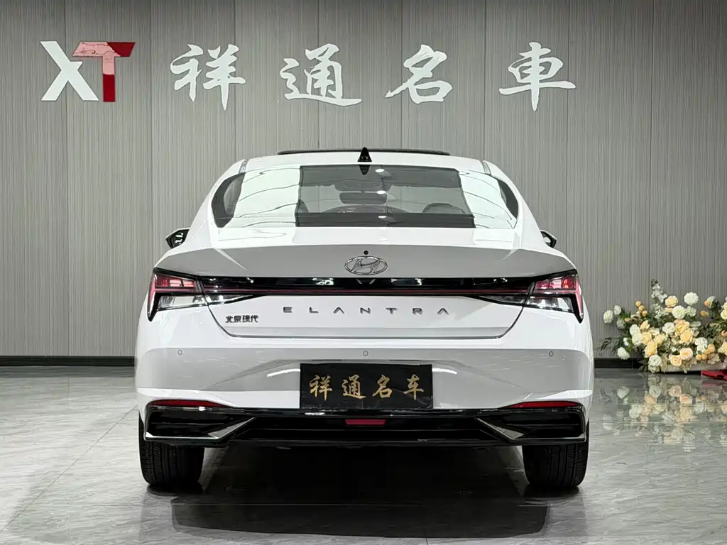 Hyundai Elantra — фото 14