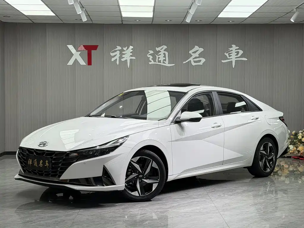 Hyundai Elantra — фото 3
