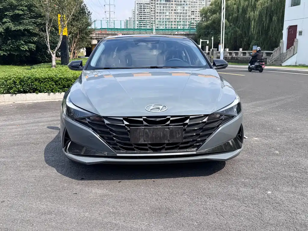 Hyundai Elantra — фото 2