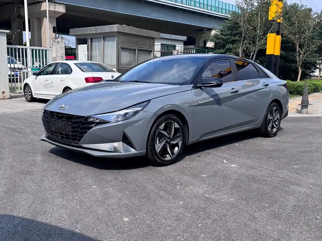 Hyundai Elantra — фото 3