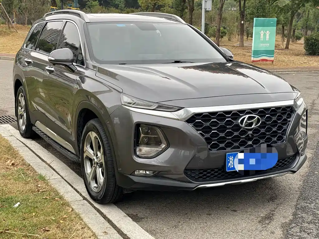 Hyundai Santa Fe — фото 3