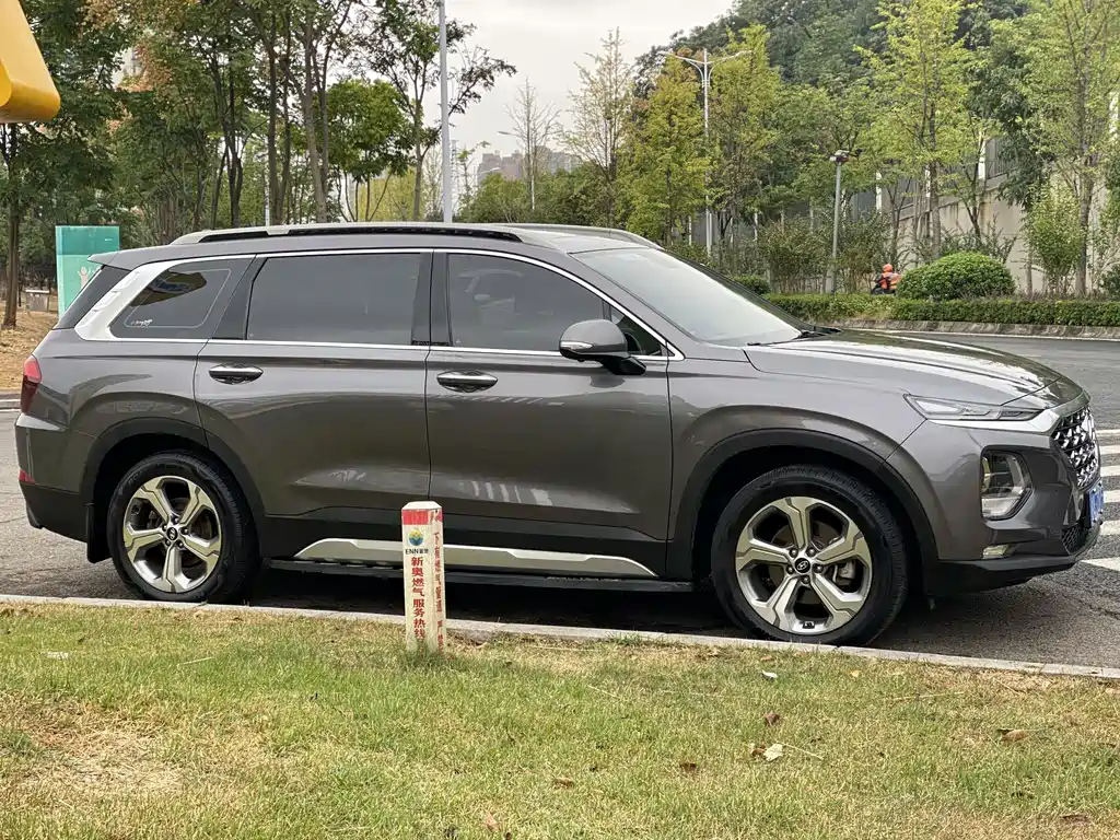 Hyundai Santa Fe — фото 8