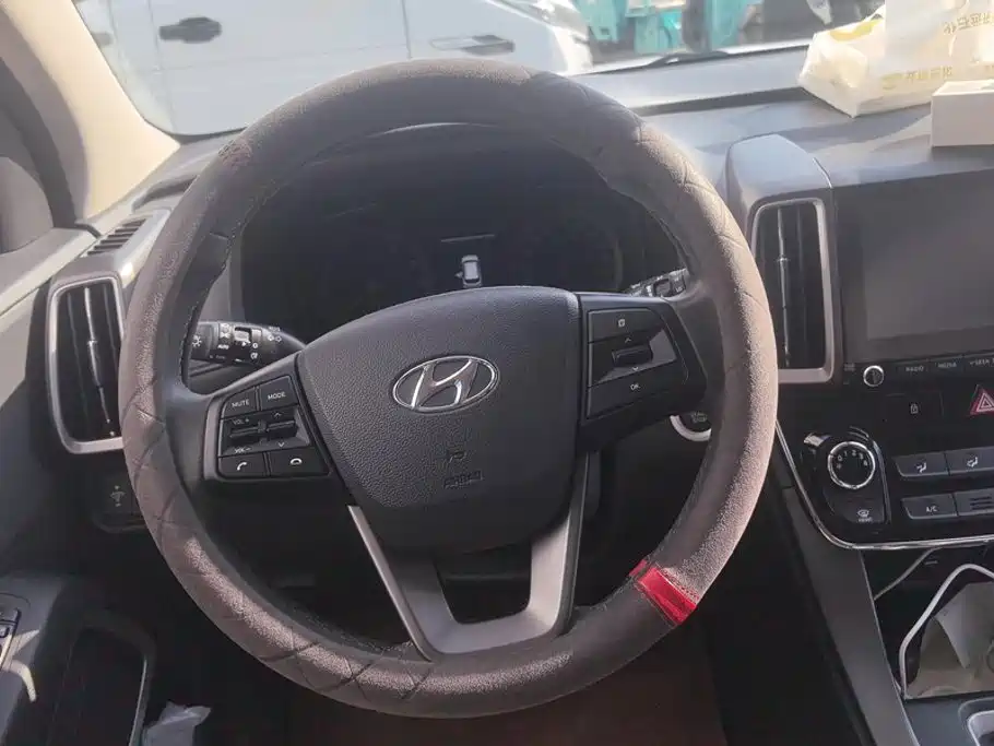 Hyundai ix35 — фото 15