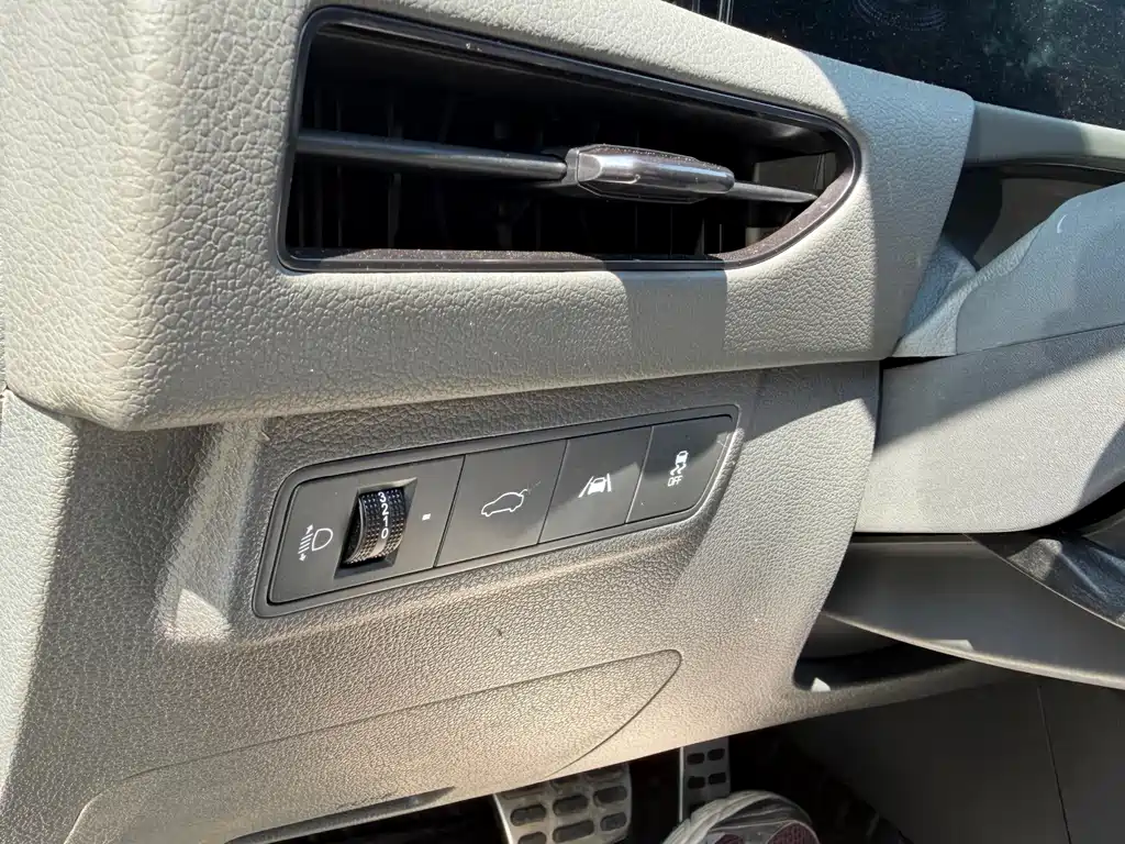 Hyundai Sonata — фото 29