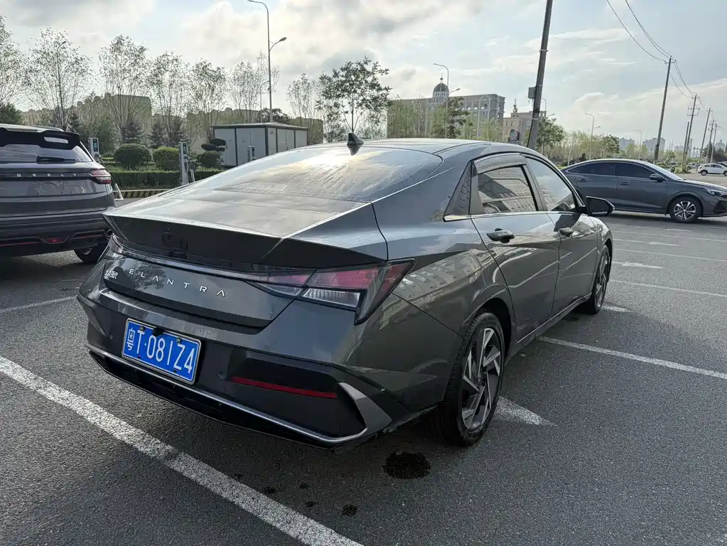 Hyundai Elantra — фото 4