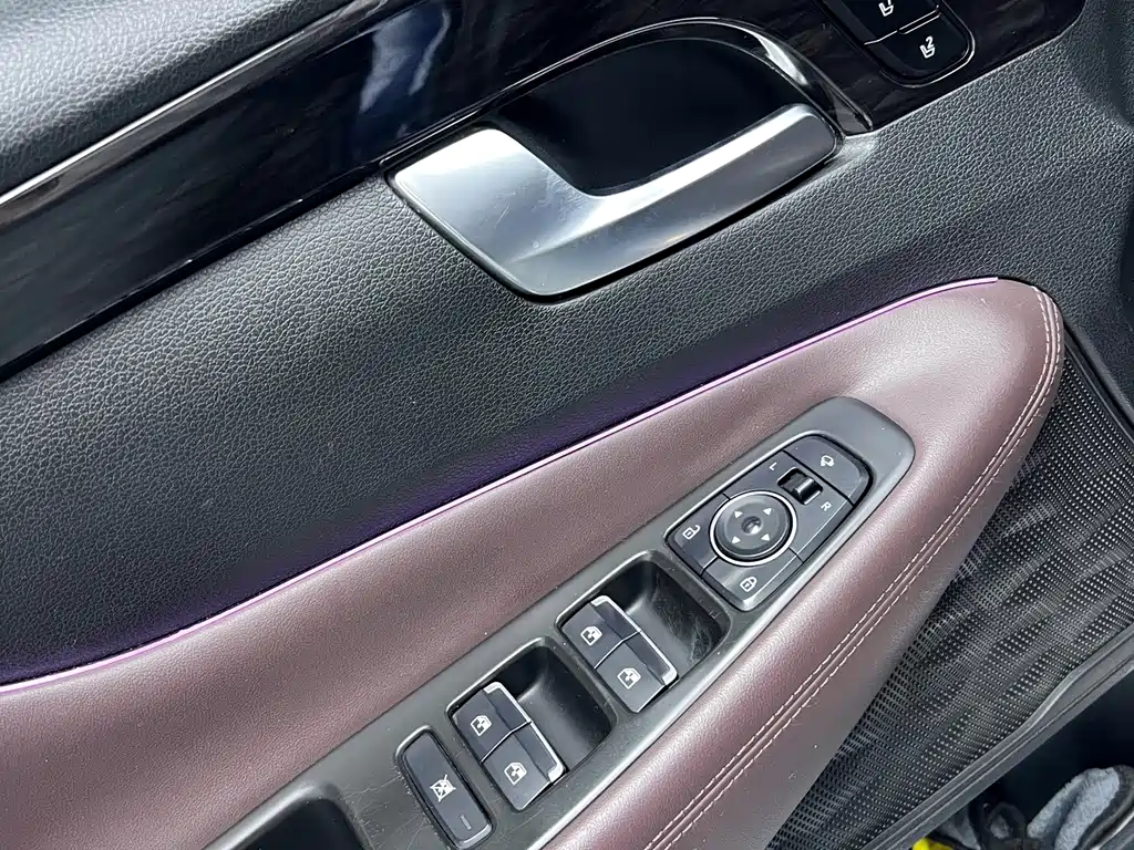 Hyundai Santa Fe — фото 20