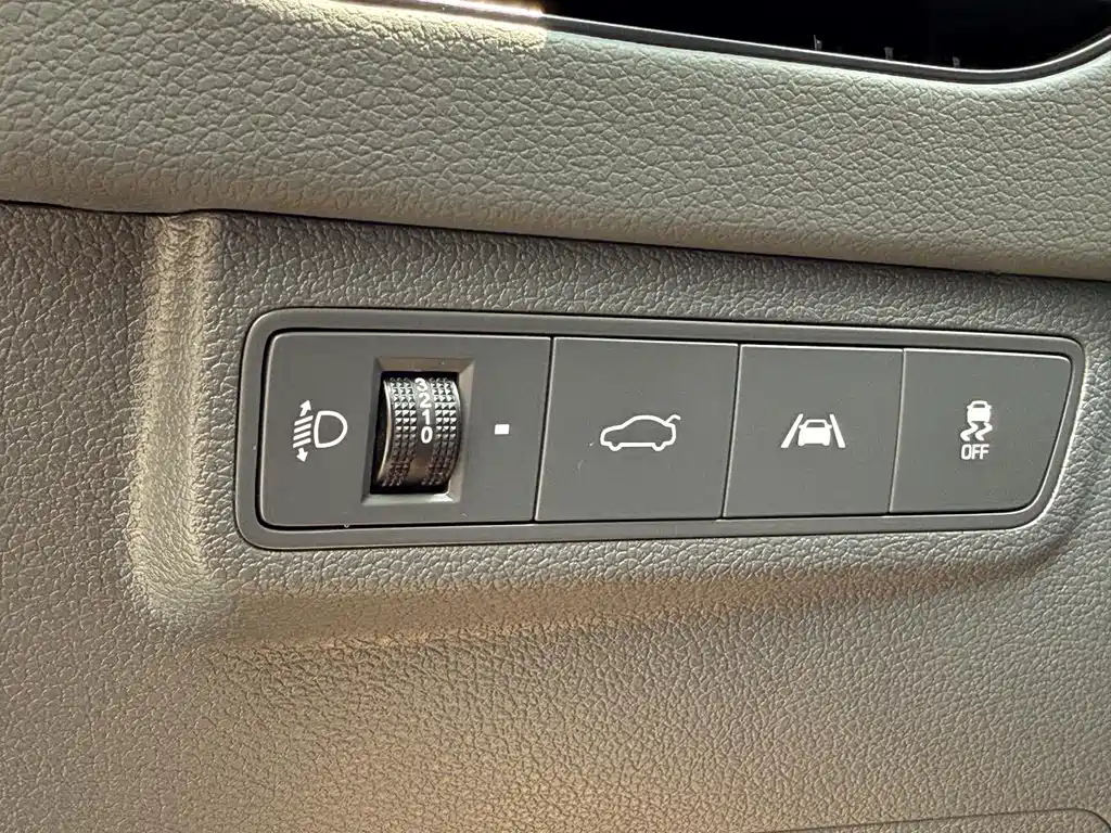 Hyundai Sonata — фото 20