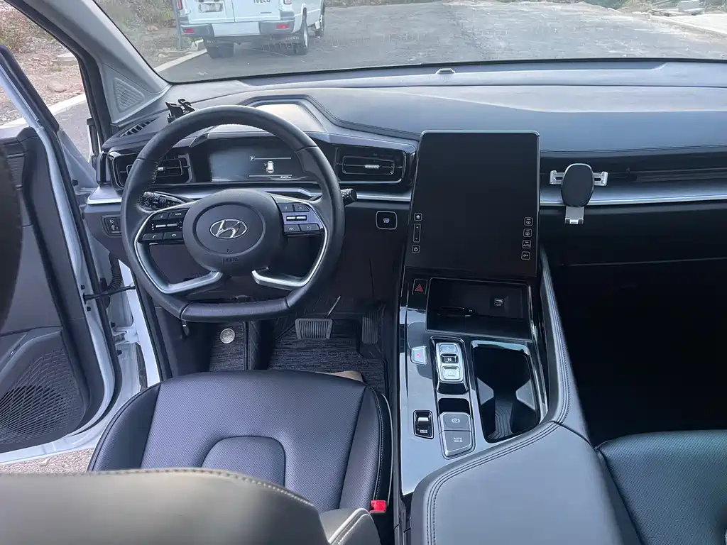 Hyundai Custo — фото 16