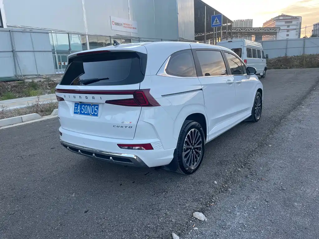 Hyundai Custo — фото 8