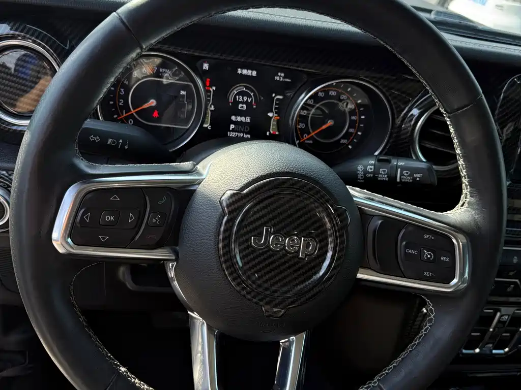 Jeep Wrangler — фото 6
