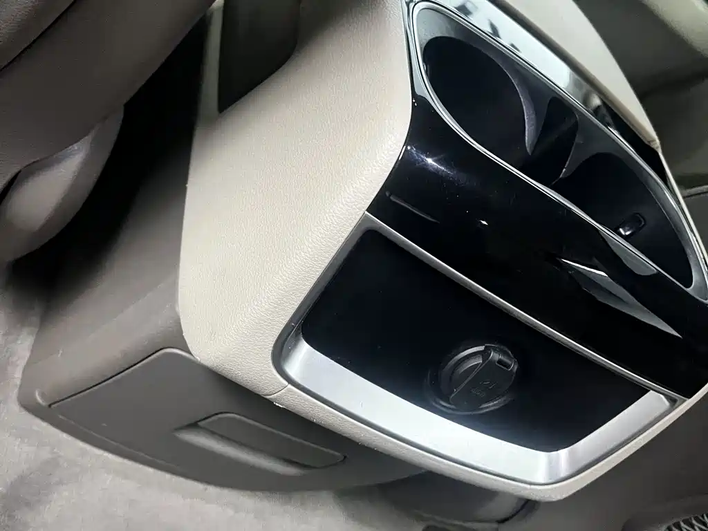 Kia Carnival — фото 17