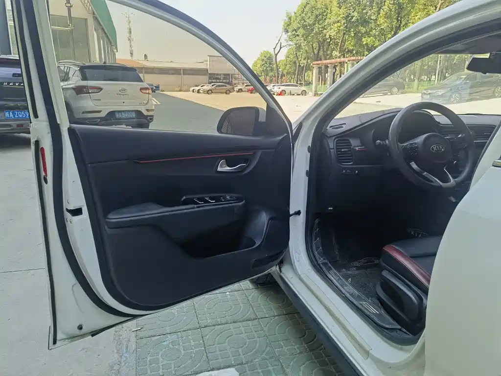 Kia KX Cross — фото 13
