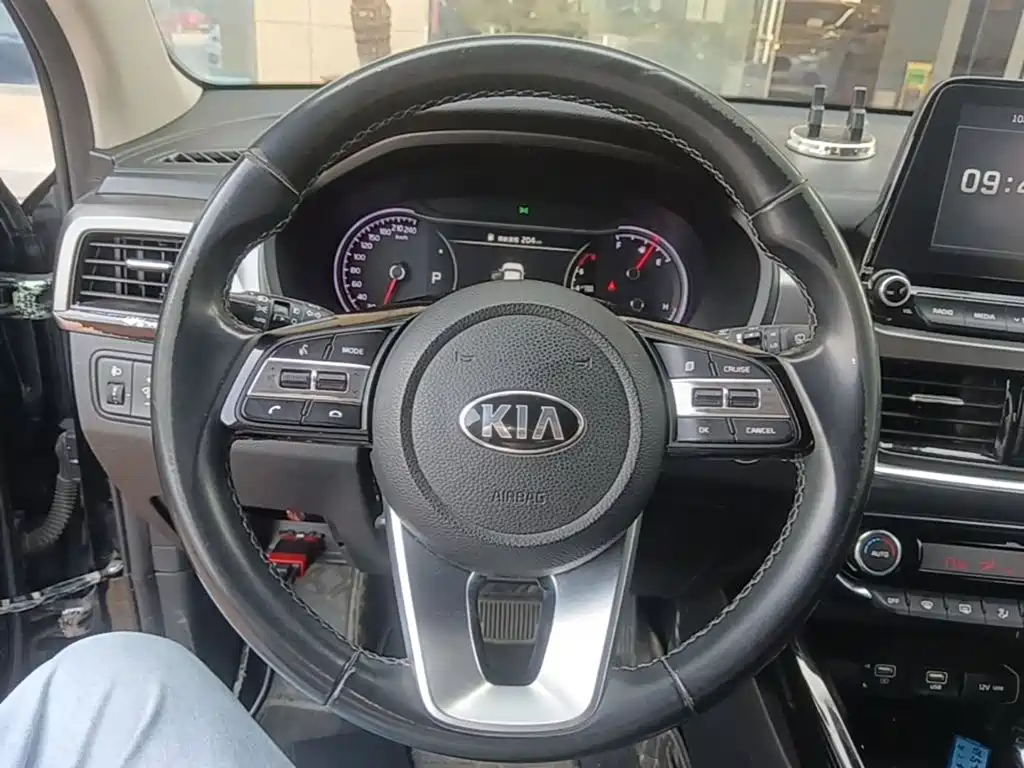 Kia Sportage — фото 11