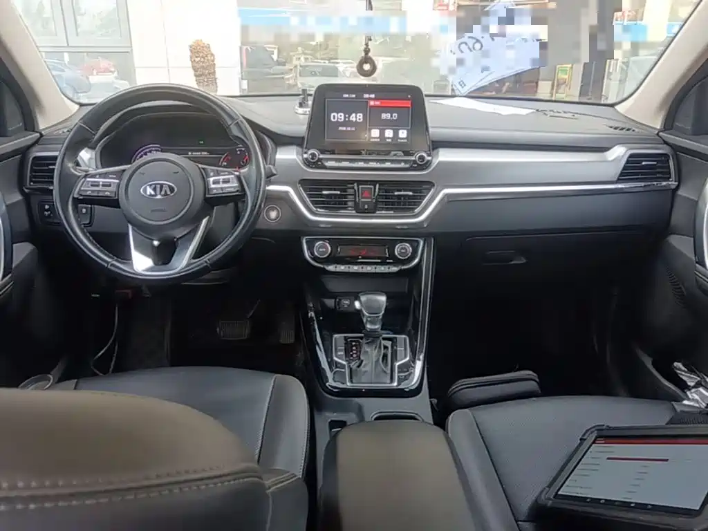 Kia Sportage — фото 10