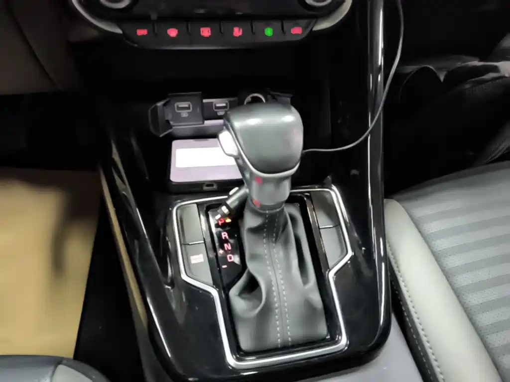 Kia Sportage — фото 14
