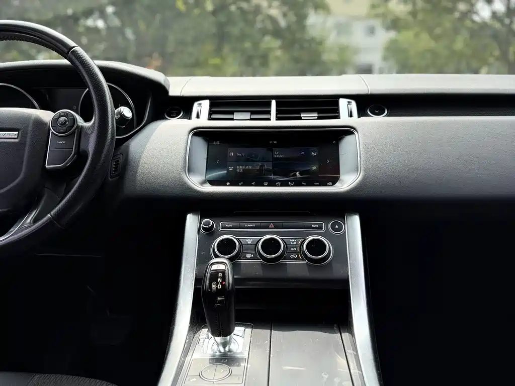 Land Rover Sport — фото 21