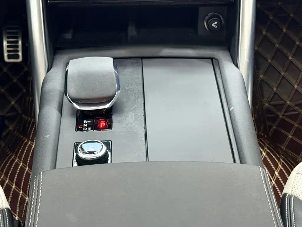 Land Rover Discovery — фото 13