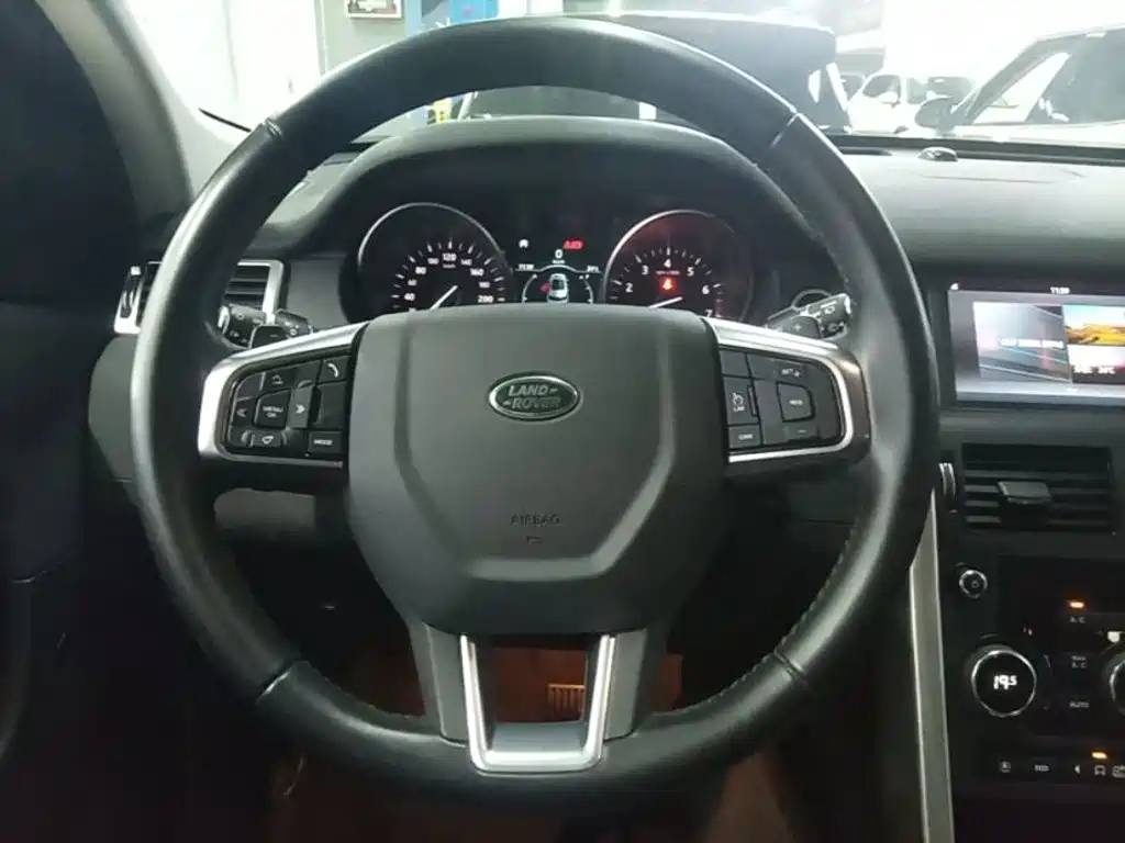 Land Rover Discovery Sport — фото 11