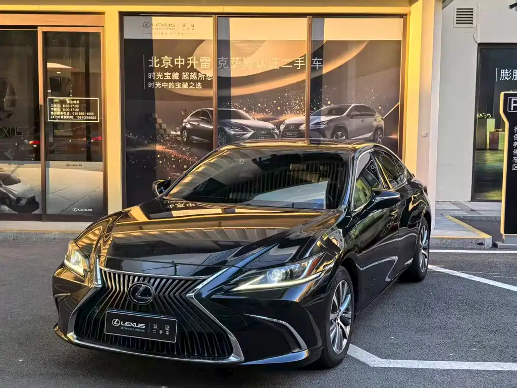Lexus ES — фото 13