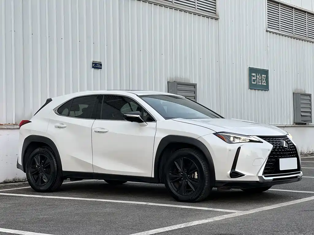 Lexus UX — фото 3