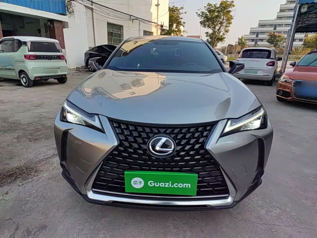 Lexus UX — фото 3