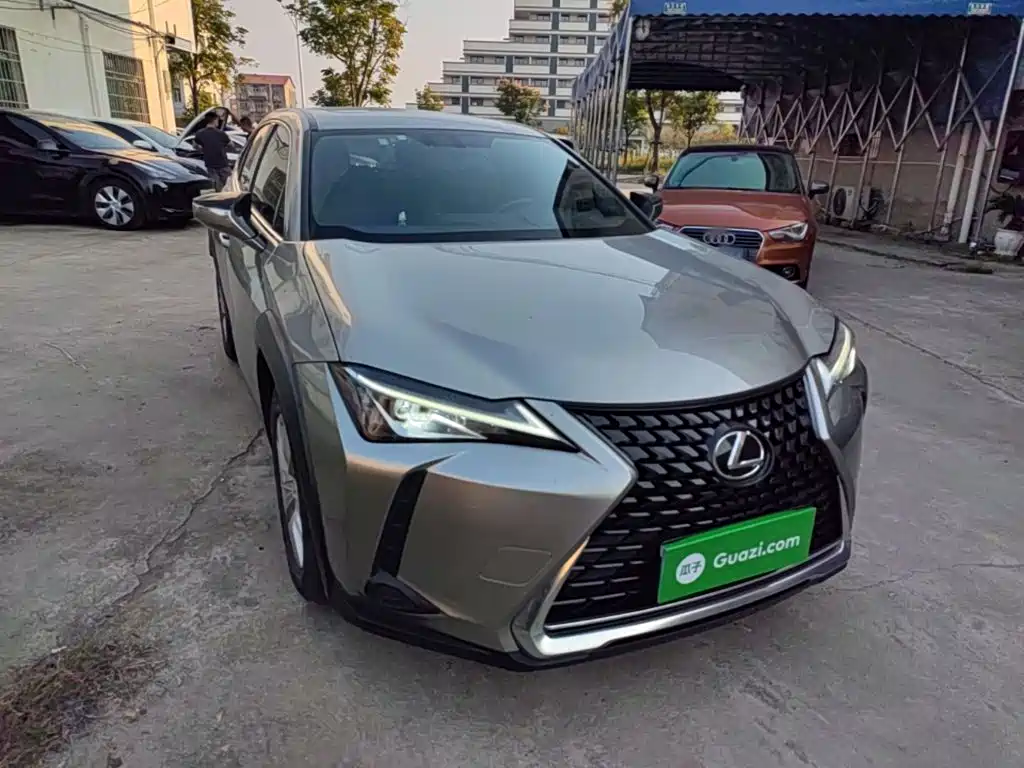 Lexus UX — фото 4
