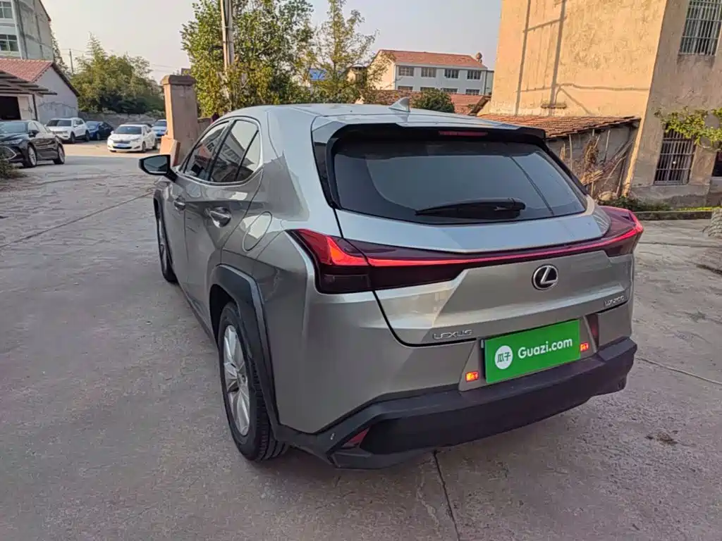 Lexus UX — фото 5