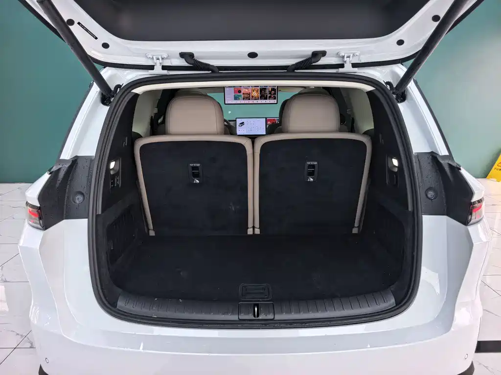 Li Auto Li i8 — фото 10