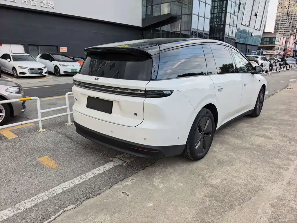 Li Auto Li i8 — фото 2