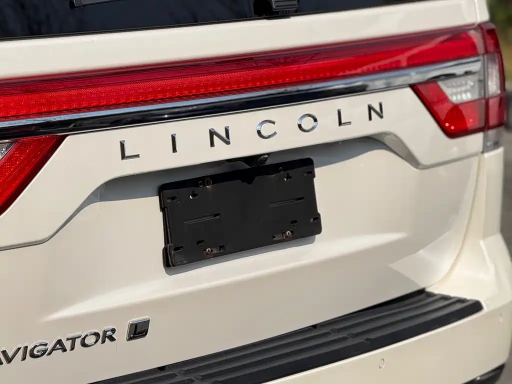 Lincoln Navigator — фото 11