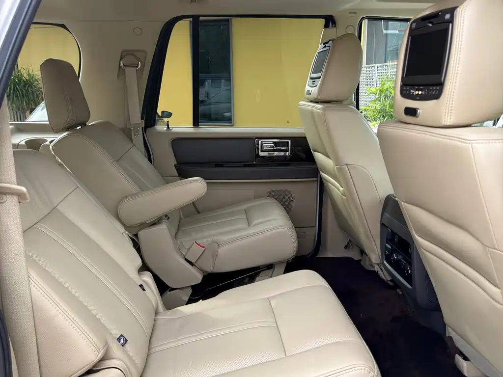 Lincoln Navigator — фото 13