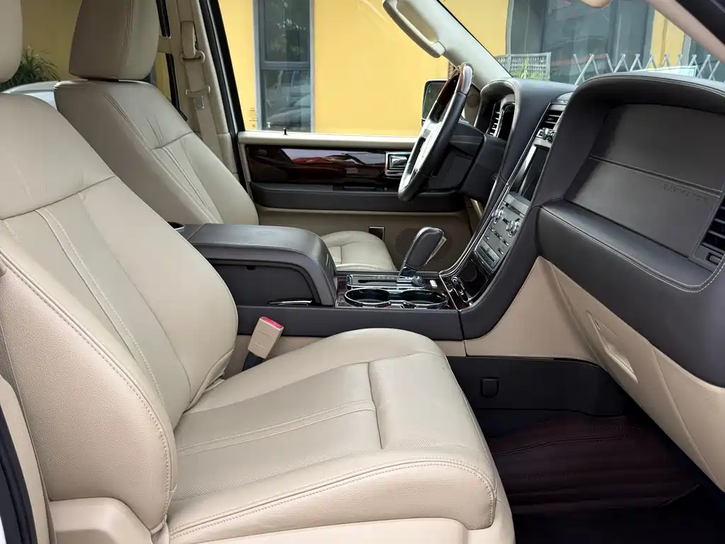 Lincoln Navigator — фото 14