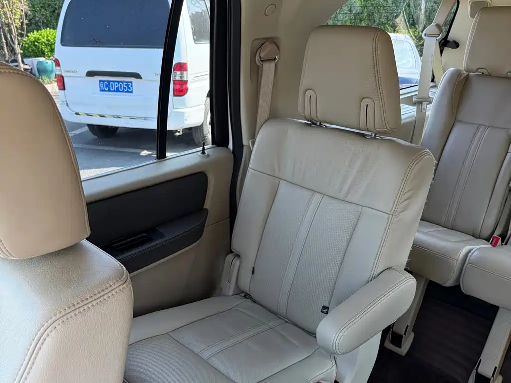 Lincoln Navigator — фото 17