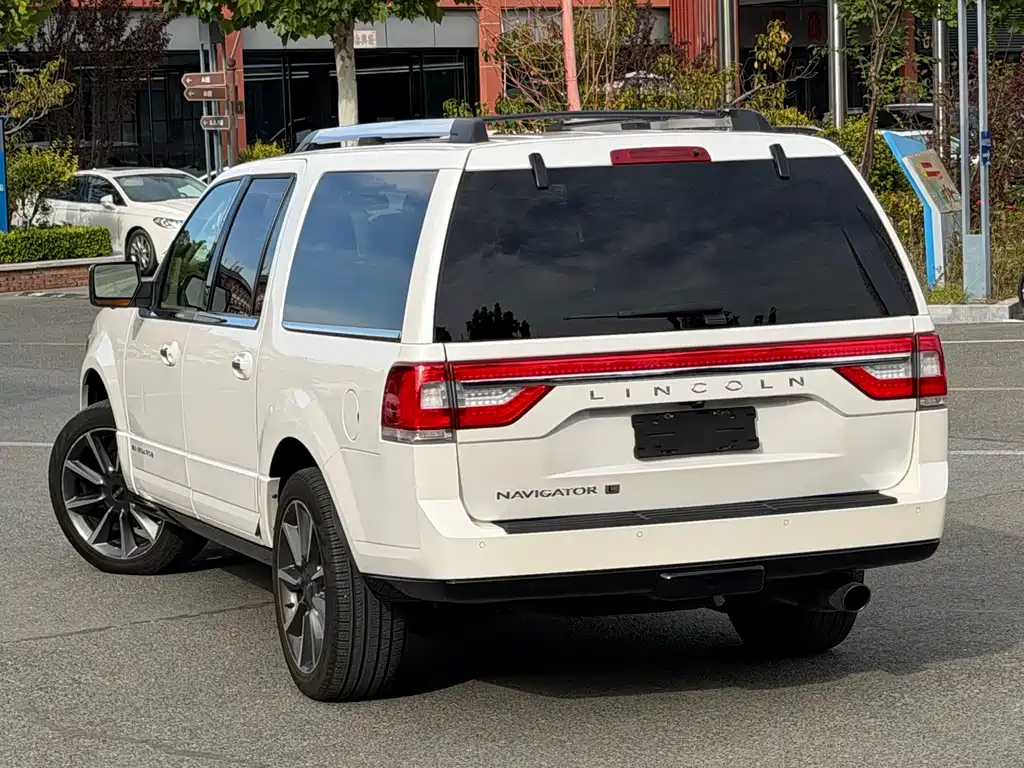 Lincoln Navigator — фото 6