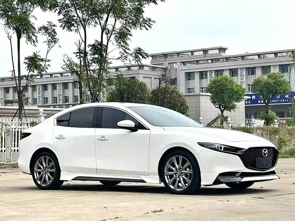 Mazda 3 Axela — фото 3